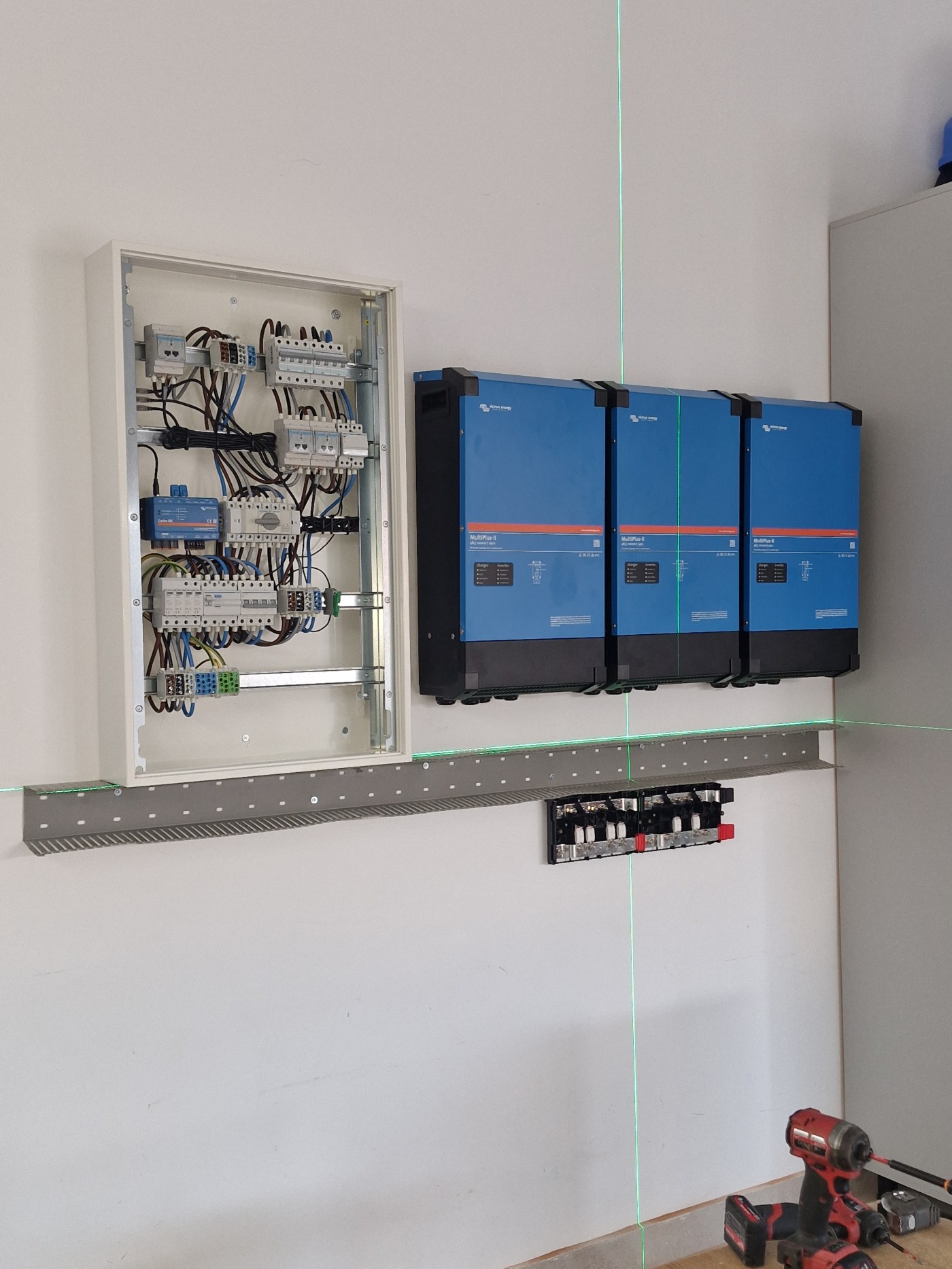 Sistem fotovoltaic 50 kW cu 64 kWh stocare – de la un on-grid nefuncțional la un ESS complet, în Prahova